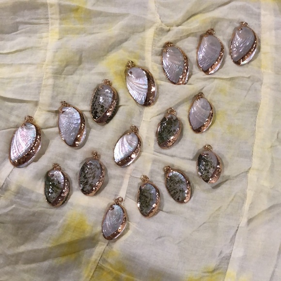 Shell Pendants - Picture 5 of 10